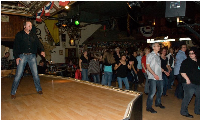 Benefiz Line Dance Marathon Desert Devil Dancers