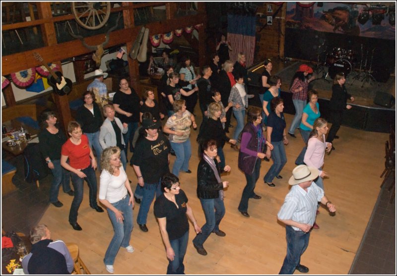 Benefiz Line Dance Marathon Desert Devil Dancers