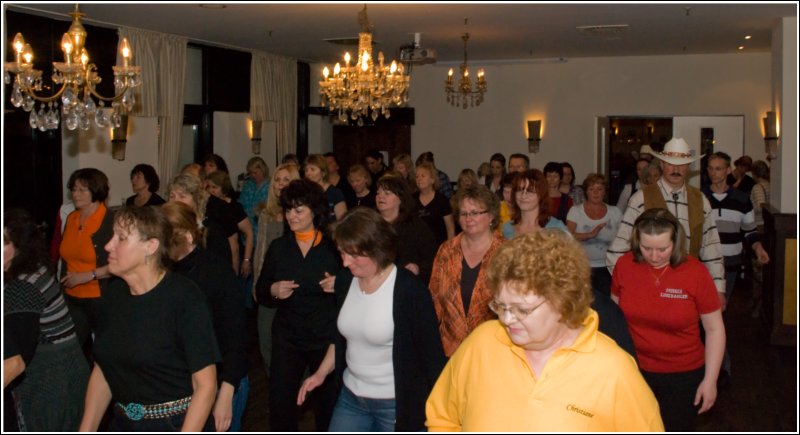 Benefiz Line Dance Marathon Crazy Legs