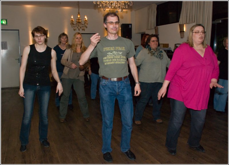 Benefiz Line Dance Marathon Crazy Legs